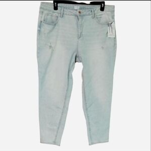 NWT Light Blue Cropped Ankle Jeans
